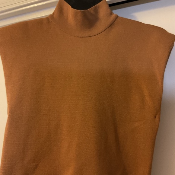 6. Zara Brown Structured Short Sleeve Crop Top With Shoulder Pads Size M - Picture 4 of 7